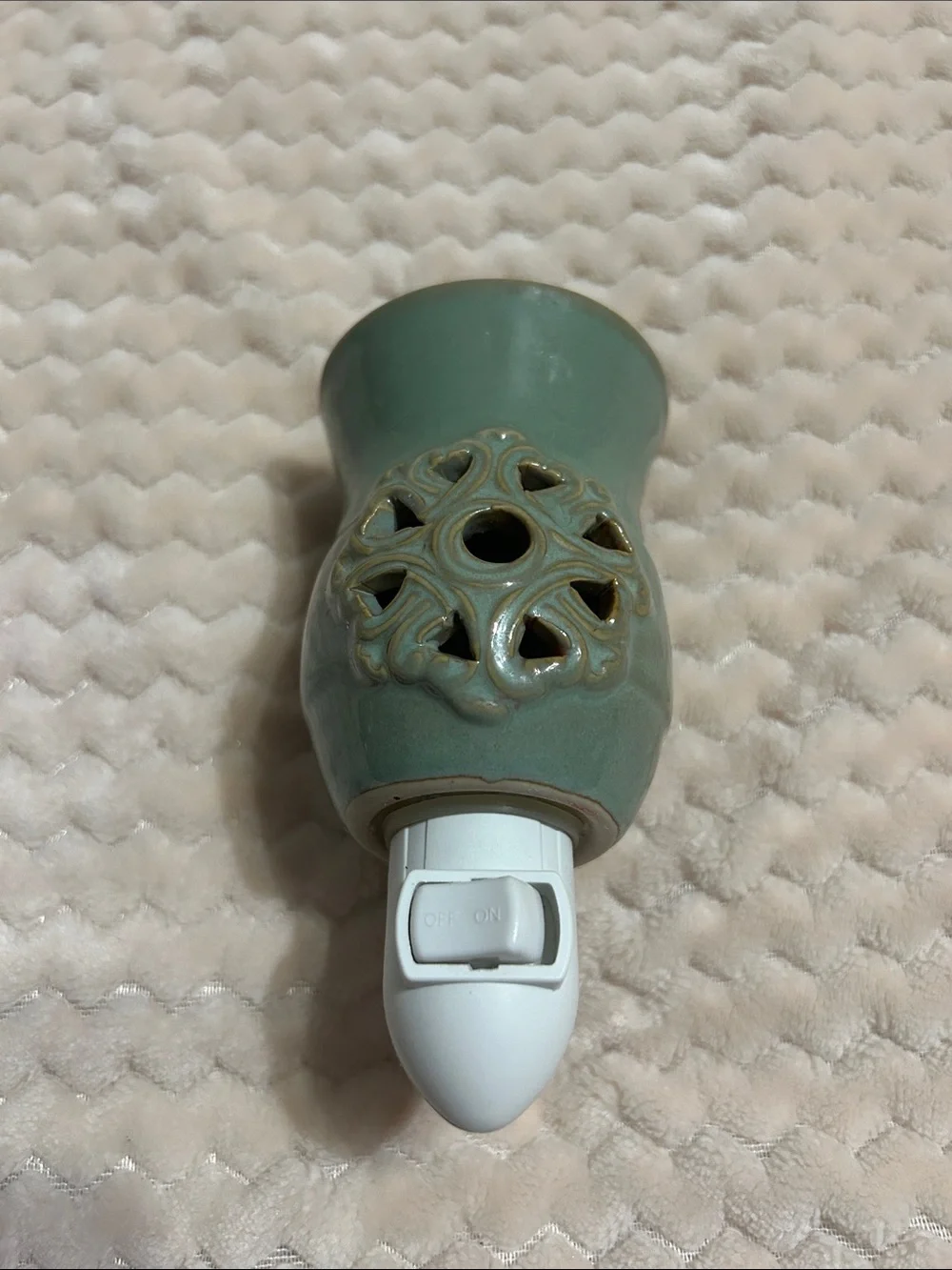 Ceramic wax Plug-In Nightlight Warmer - Green